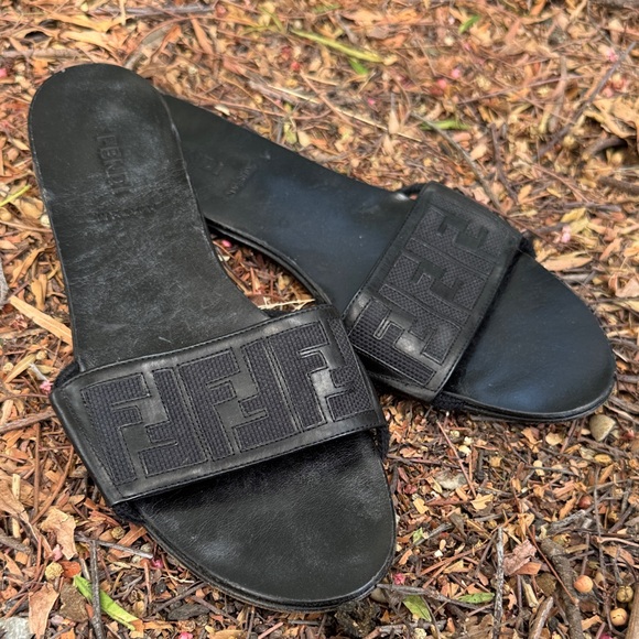 Fendi Black Logo Slides - Picture 1 of 7